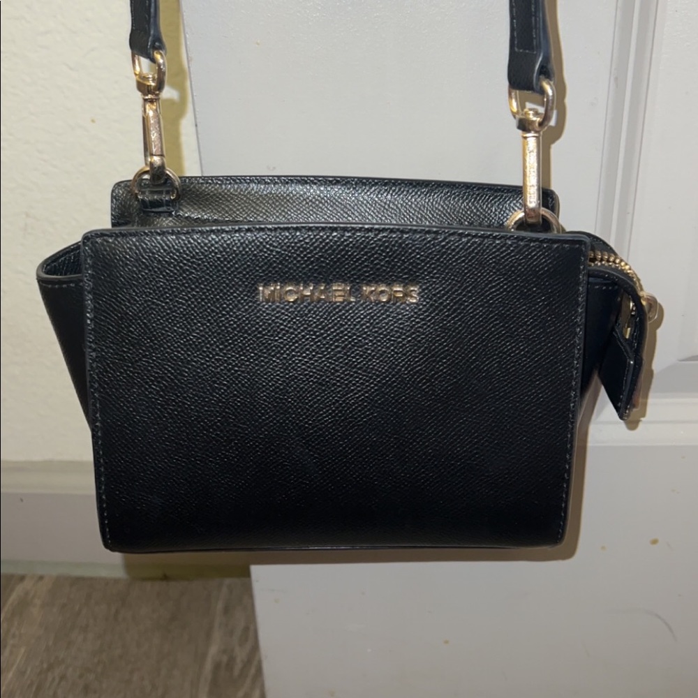 Mini black Michael Kors crossbody